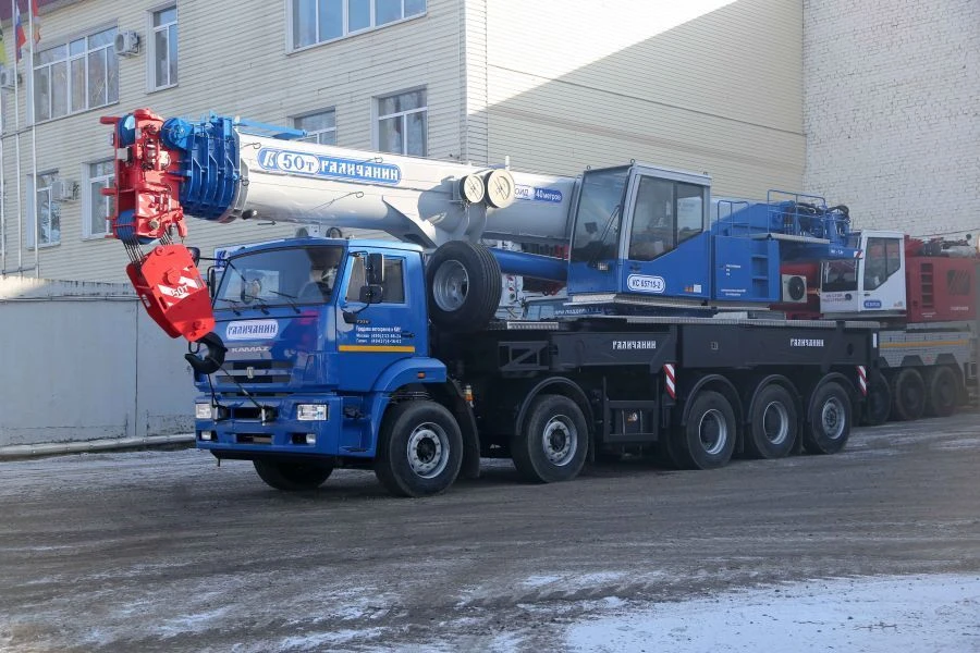 Кран автомобильный КС-65715-2 и его модификации (с использованием кабины КС-55713.52.100-6 и ее модификации) (специальный, авток