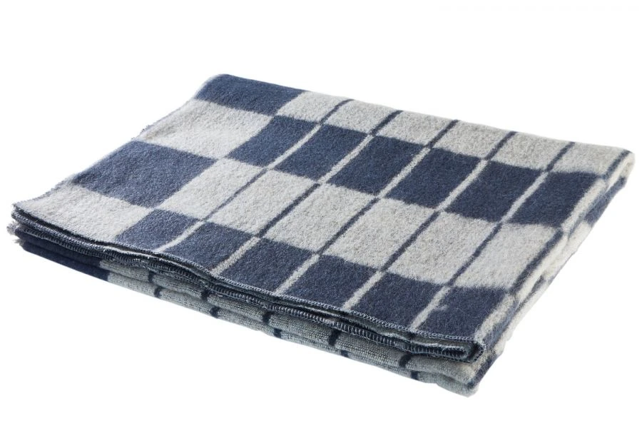 Half-Wool Blanket with Overlocked Edges
