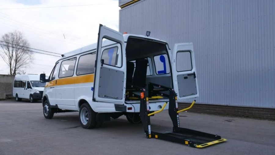 سيارة قابلة للوصول لذوي الإعاقة IAC-1767M3 على هيكل GAZ 3302