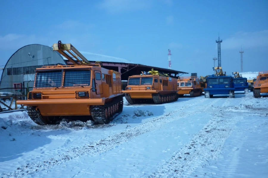 مركبة الثلوج والأراضي الرطبة SGT-31-BK
