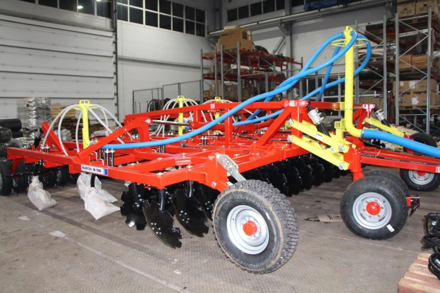 مجمع زرع الحقول "Agrator DK-7200