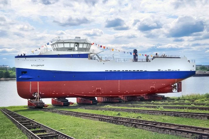سفينة صيد السلطعون "فلاديمير" مشروع DAMEN CCa 5712LS، رقم البناء 01202