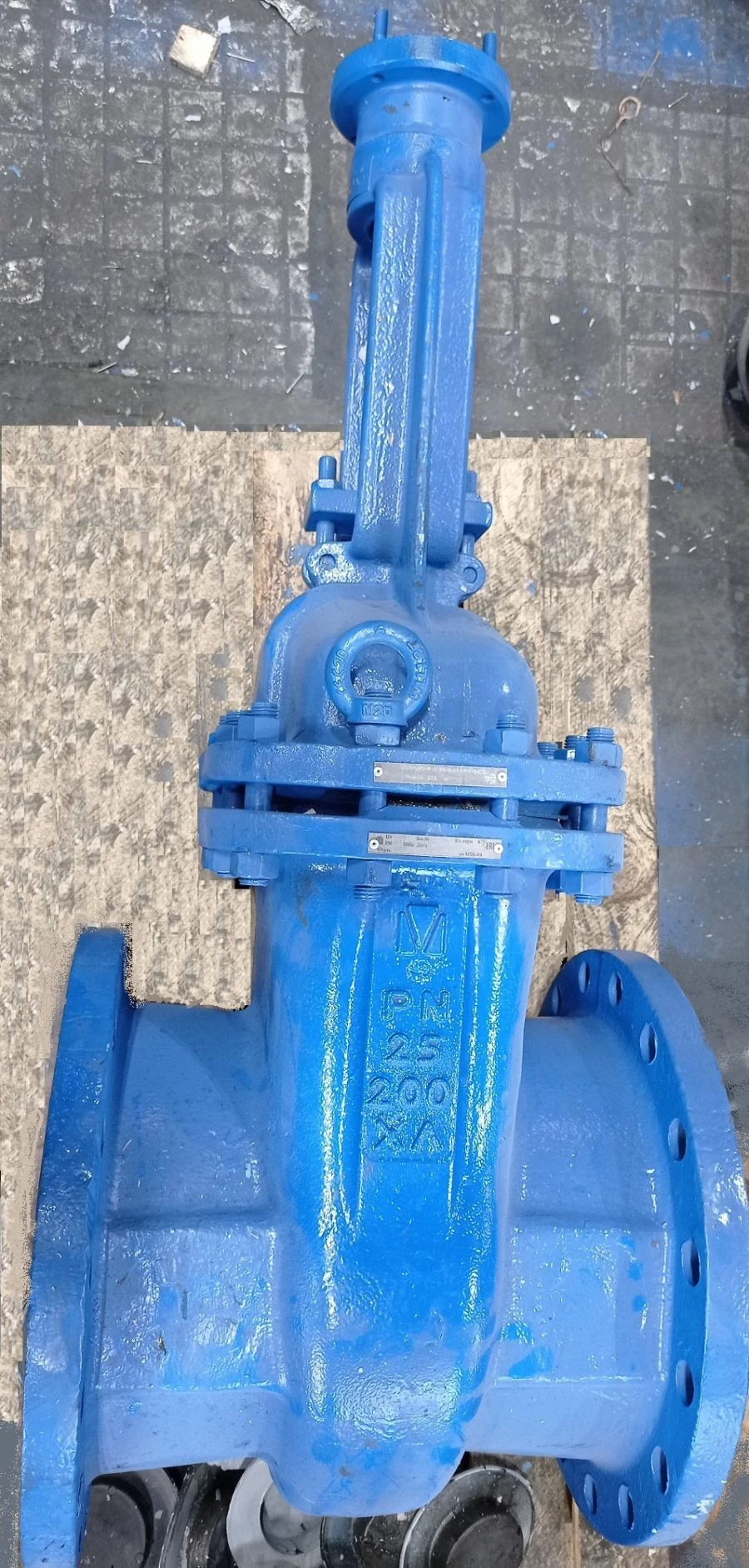 صمام بوابة فولاذي مزود بمغزل قابل للسحب لقيادة PN 2.5 ميجا باسكال DN 200