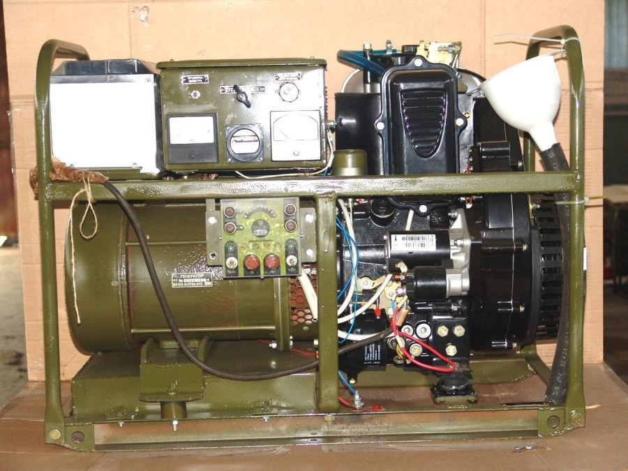 مولد كهربائي ثلاثي الطور AD4-T400-1V BVEI.561123.003-06