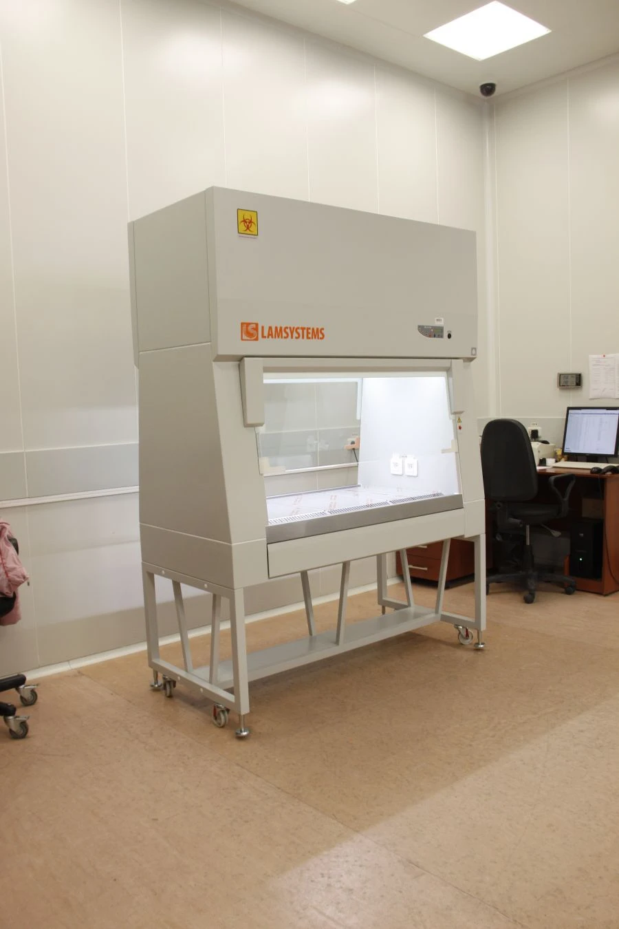 Biological Safety Cabinet BMB-II-"Laminar-S"-1.2 (NEOTERIC VIS-À-VIS)