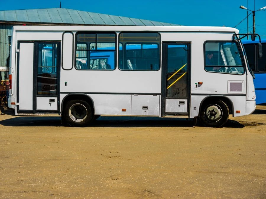 حافلة 5020 على قاعدة بياز من النوع 3203