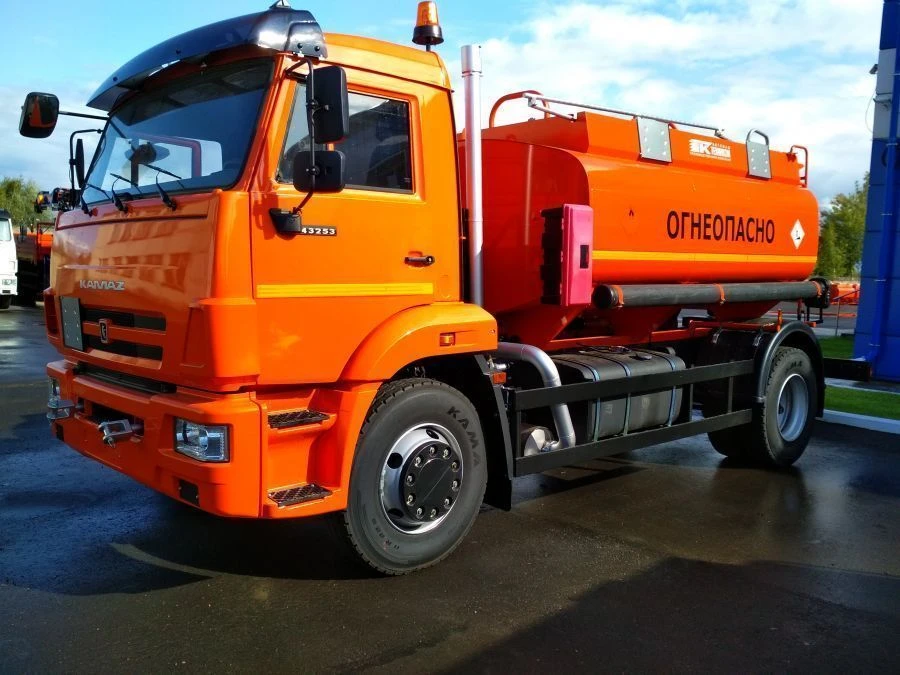 Автоцистерна АЦ-8,5, тип TK142010 (модификация 4693В2) на шасси КАМАЗ KAMAZ-018/2011/TRCU-2axle-102