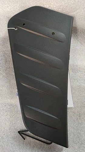 غطاء الوصول إلى المصباح الأمامي الأيمن - C41R11-8403288
