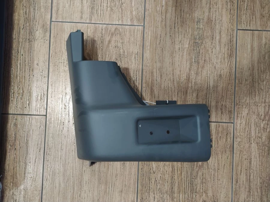 اللوحة الجانبية اليمنى للمصد الخلفي A31R23-2804018