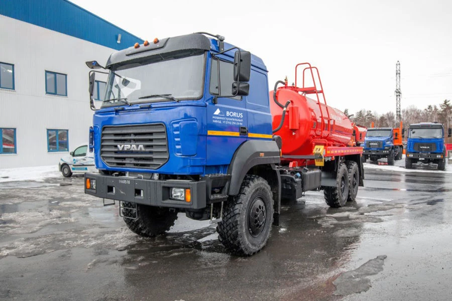 شاحنة فراغ خاصة MV-10 BORUS 48241 على شاسيه URAL 4320-82