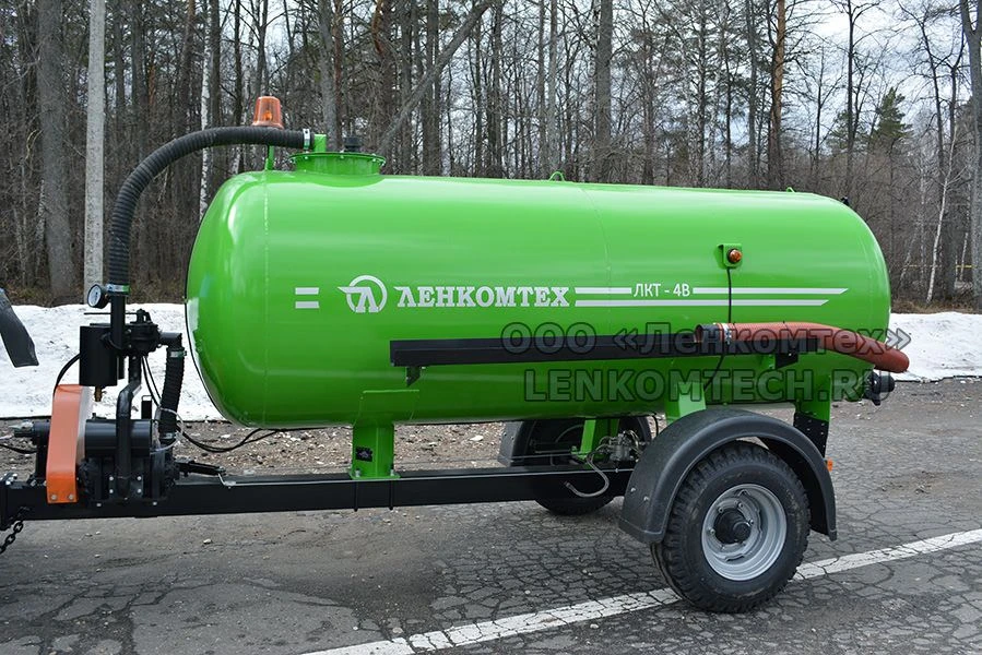 Полуприцеп-цистерна тракторный ЛКТ-4В (с использованием осей модели ЛКТ-П1800.00)
