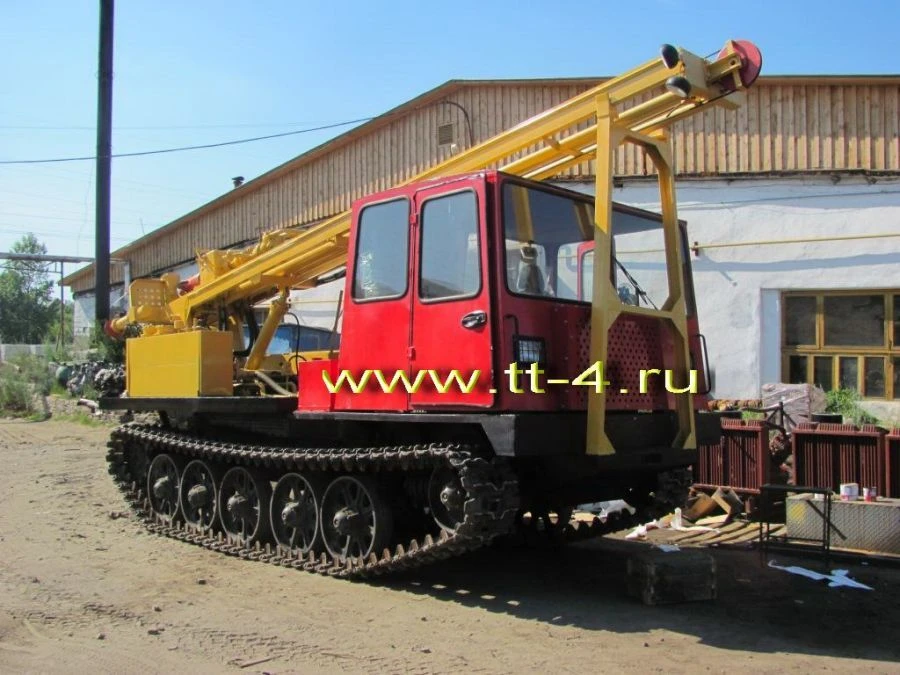 Трактор специального назначения ТСН-4-УРБ (двигатель ЯМЗ-236, кабина одноместная)