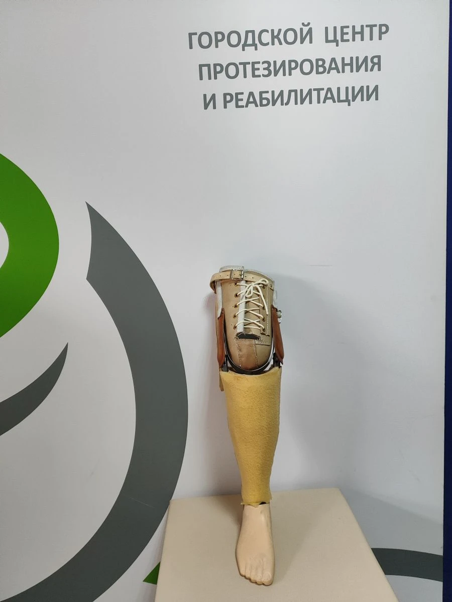 Протез бедра немодульный