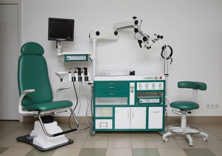محطة عمل طبيب الأذن والأنف والحنجرة لإجراء الإجراءات التشخيصية والعلاجية RM ENT-"أزيموت" الإصدار 1