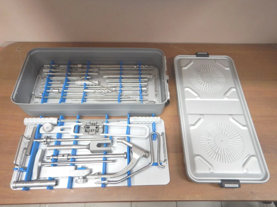SYNCERA Tool Set for Intramedullary Osteosynthesis of Proximal Femur