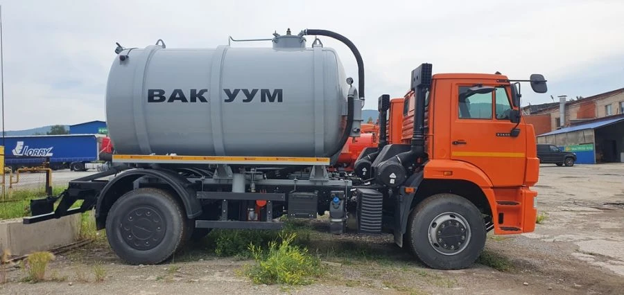 صهريج تفريغ مائي MB 4671R3-40 على هيكل كاماز 53605-5N
