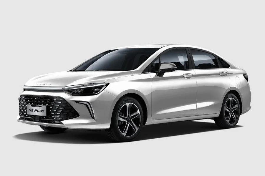 سيارة سيدان مع تحكم يدوي، BAIC U5 Plus، محرك بنزين سعة 1.5 لتر