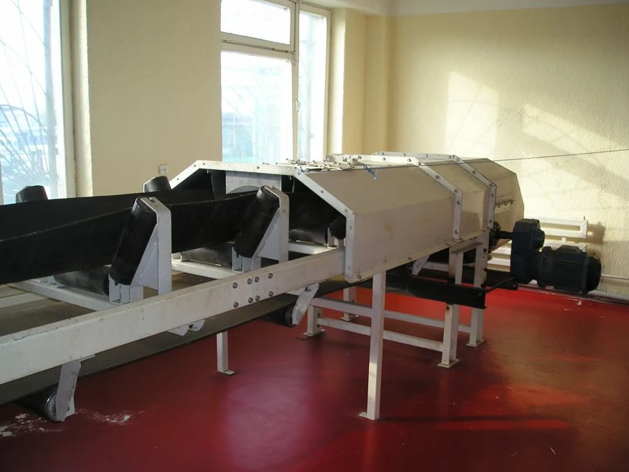 ناقل حزامي من النوع LT-150-500 للصناعات الغذائية