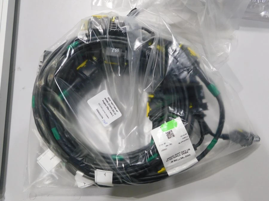 حافلة M1-CAN اليمنى للسيارات AMFE.372470.350-22