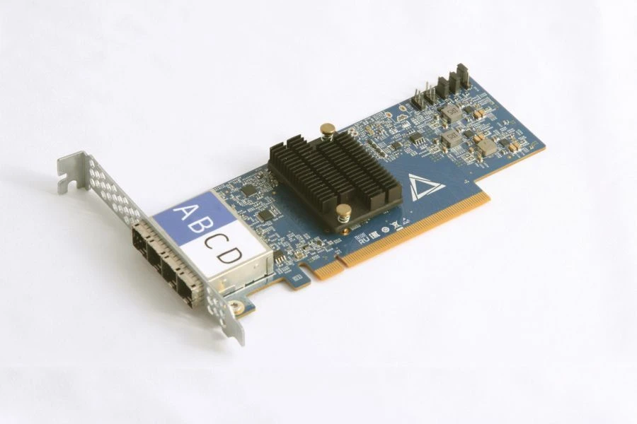 بطاقة ريتايمر PCIe طراز "دلتا ريتايمر جين4