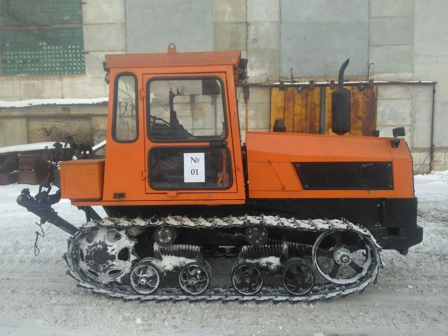 الجرار الصناعي الزاحف DT-75GM3C1