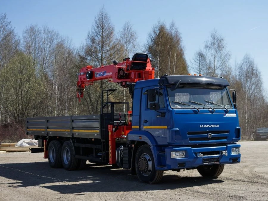 Автомобиль специальный с краном погрузочным гидравлическим типа КМА на базе КАМАЗ 65117 и его модификации 64K32N-U2