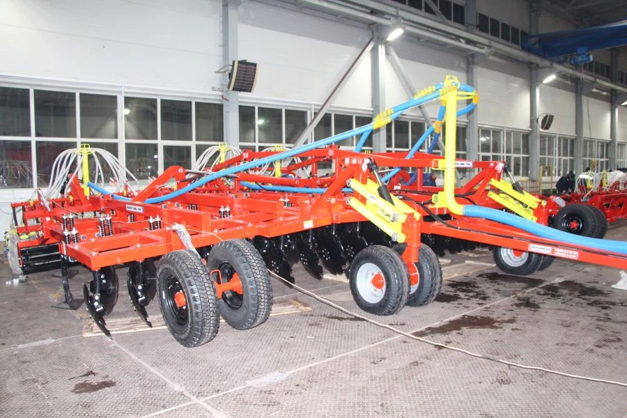 مجمع الزراعة "Agrator-Combi 9000