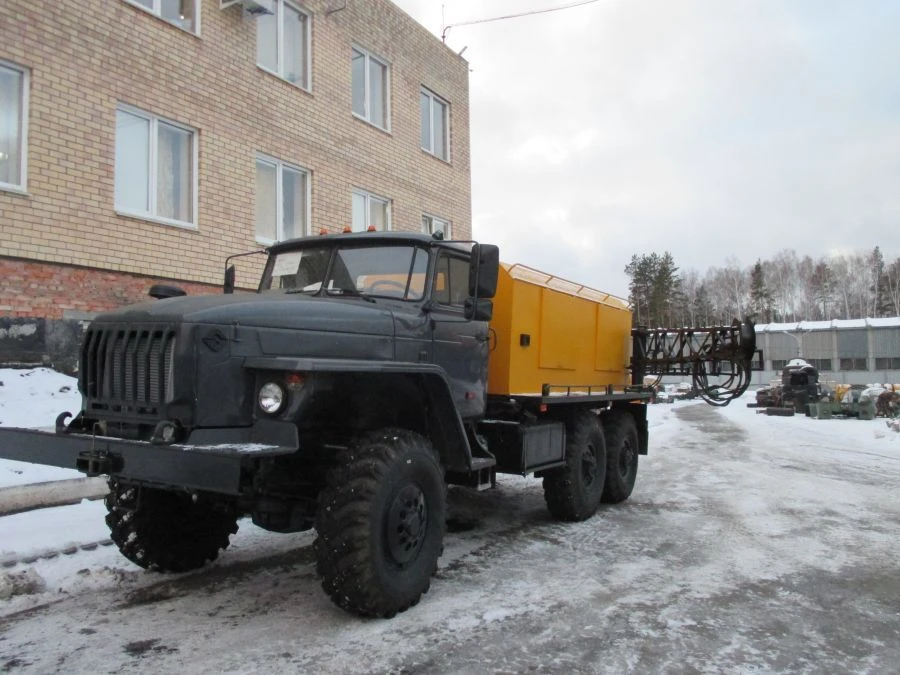 Mobile Electric Power Unit for Aircraft APA-5-CA Model 008-CA-22 on URAL 4320-72 Chassis