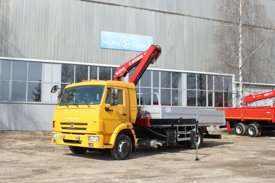 مركبة NR8082S مع رافعة مانيبولاتور 2784LT على هيكل كاما 65115-50