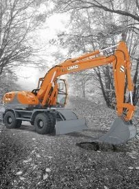 حفارة بعجل E170W بذراع بطول 2200 مم وسعة دلو 0.65 م³