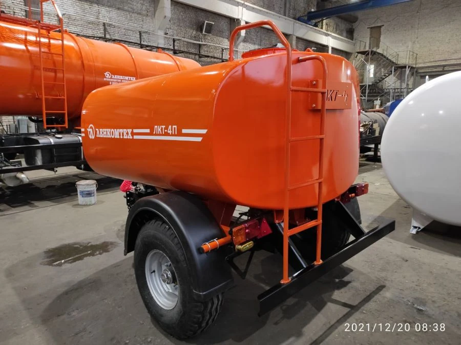 Полуприцеп-цистерна тракторный поливомоечный ЛКТ-4П (с использованием осей модели ЛКТ-П1800.00)