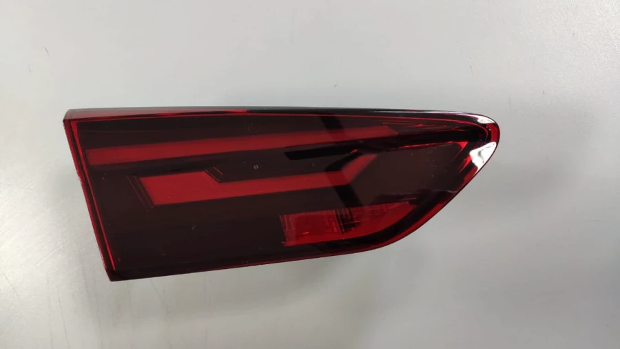 ضوء خلفي يمين لسيارة POLO 6N5 945 094 A