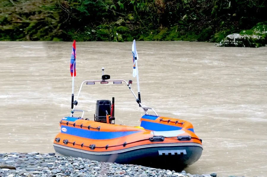 Тоннельная жёстко-корпусная надувная ПВХ лодка под водометный движитель RIB JET-RA4500 «СПАСАТЕЛЬ»