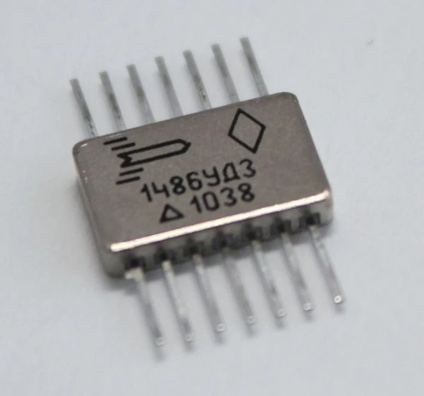 مضخم عمليات رباعي 1486UD3T1VK (نيكل)
