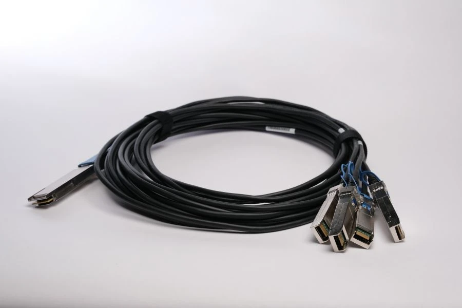 تجميعات الكابلات DAC عالية السرعة - NR-SFP-25G-DAC-xM، NR-QSFP56-200G-DAC-xxxM، NR-QSFP56-4SFP50G-DAC-xxxM، NR-QSFPDD-200G-2Q