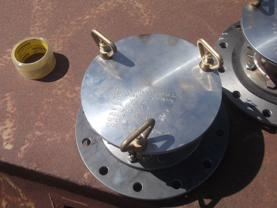 أغطية تفريغ الغاز KД-150 للسفن النفطية