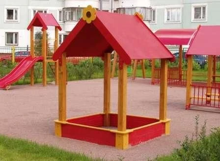 Песочница закрытая для детской площадки 320х4000х1500ММ