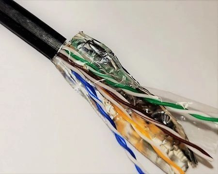 كابل Skynet Standard FTP Cat 5e PE للهواء 4x2x0.5 نحاس