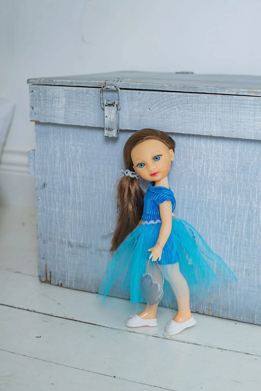 دمية "فيكي" في البال كنوبي 1/6