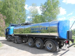 Insulated Semi-Trailer Tank for Transporting Oil Products Model 963922