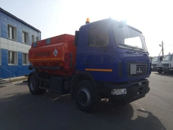 Tank Truck for Transporting Light Oil Products TM142010 (Modification 4693B4) on MAZ 5N32 Chassis