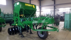 Strip-Till Seeder and Cultivator for Grain and Legumes SKP-2.1 D U