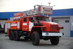 Firefighting Tanker with Ladder ACL-5, Model 58819B on Ural-4320 Chassis