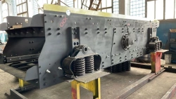 Inertial Vibrating Screen for Particle Size Sorting