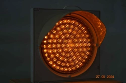 Yellow LED Traffic Light T7.2 – Single Section, 300mm Aperture