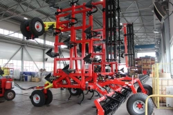 Landmaster-11000 Cultivator for Soil Preparation