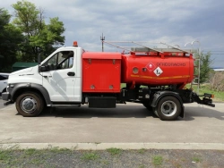 Low-Capacity Airport Fuel Tanker ATZ-4.5 on GAZon NEXT C41R33