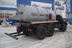Waste Collection Tanker UZST02 Model 5676-17 on Ural 5557-80 Chassis