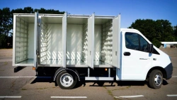 Bread Delivery Truck with Diesel Engine 37123V on GAZ Chassis C4