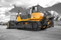 Swamp-Crawler Bulldozer with Straight Blade and Single Tooth Ripper B10PMB.8120-1V4